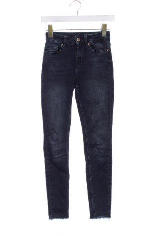 Damskie jeansy ONLY, Rozmiar XS, Kolor Niebieski, Cena 108,99 zł