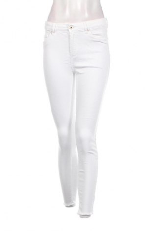 Damen Jeans ONLY, Größe M, Farbe Weiß, Preis 23,99 €