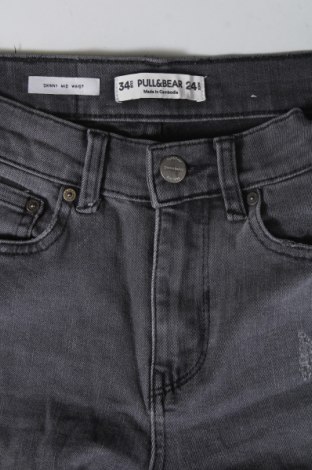 Damskie jeansy Pull&Bear, Rozmiar XS, Kolor Szary, Cena 37,99 zł