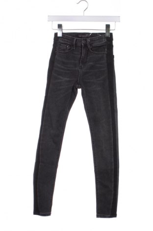 Damen Jeans Stradivarius, Größe XXS, Farbe Grau, Preis 8,49 €