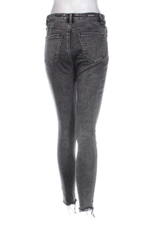 Damen Jeans Stradivarius, Größe M, Farbe Grau, Preis 9,49 €