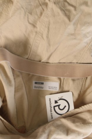 Kurzer Damenoverall Bershka, Größe S, Farbe Beige, Preis € 15,49