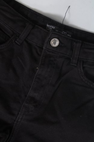 Pantaloni scurți de femei Bershka, Mărime S, Culoare Negru, Preț 44,99 Lei