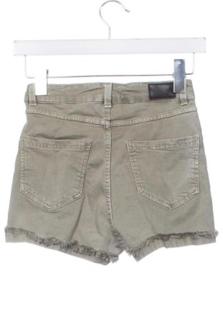 Damen Shorts Bershka, Größe XS, Farbe Grün, Preis € 13,49