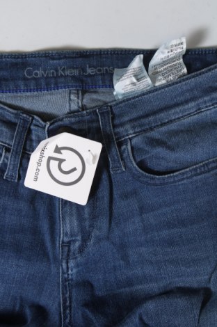 Pantaloni scurți de femei Calvin Klein Jeans, Mărime S, Culoare Albastru, Preț 110,99 Lei