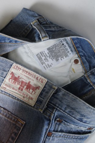 Дамски къс панталон Levi's, Размер XS, Цвят Син, Цена 48,49 лв.