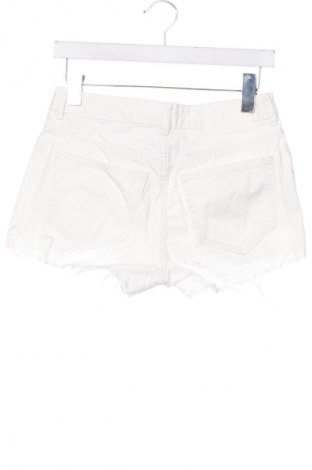 Damen Shorts Pull&Bear, Größe S, Farbe Weiß, Preis € 9,99