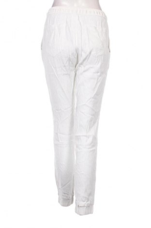 Damenhose Airfield, Größe M, Farbe Weiß, Preis 43,49 €