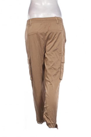 Damenhose Bershka, Größe M, Farbe Beige, Preis 10,49 €