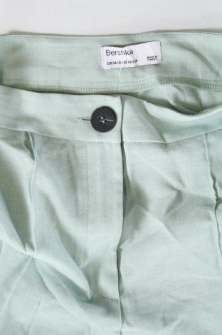 Damenhose Bershka, Größe XS, Farbe Grün, Preis € 8,49