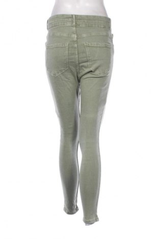 Damenhose Bershka, Größe M, Farbe Grün, Preis 7,49 €