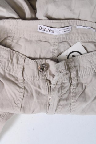 Női nadrág Bershka, Méret XS, Szín Bézs, Ár 7 399 Ft