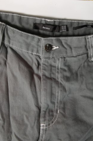 Damenhose Bershka, Größe M, Farbe Grün, Preis € 7,49