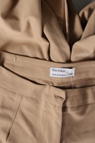 Damenhose Bershka, Größe M, Farbe Beige, Preis 10,99 €