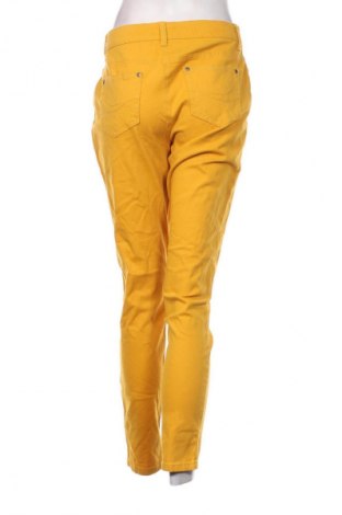 Damenhose Creation L, Größe M, Farbe Gelb, Preis 28,99 €