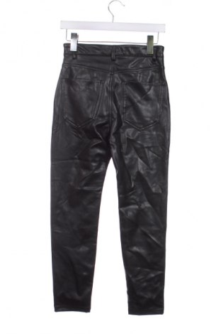 Damenhose Pull&Bear, Größe M, Farbe Schwarz, Preis € 14,91