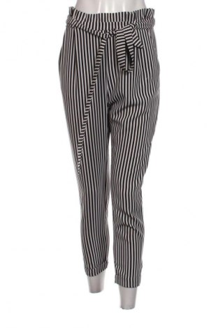 Damenhose Pull&Bear, Größe S, Farbe Mehrfarbig, Preis 4,99 €