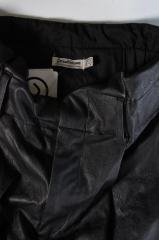 Damenhose Stradivarius, Größe S, Farbe Schwarz, Preis 20,49 €