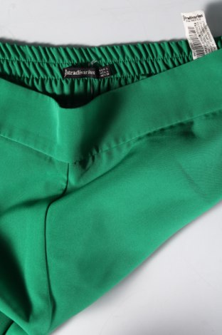 Damenhose Stradivarius, Größe L, Farbe Grün, Preis € 14,91