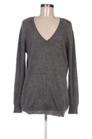 Damenpullover, Größe M, Farbe Grau, Preis 27,67 €