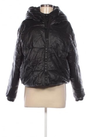 Damen Lederjacke Stradivarius, Größe S, Farbe Schwarz, Preis 28,99 €