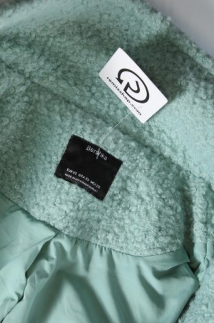 Palton de femei Bershka, Mărime XS, Culoare Verde, Preț 224,00 Lei