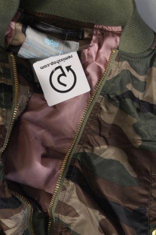 Дамско яке Alpha Industries, Размер S, Цвят Многоцветен, Цена 75,99 лв.