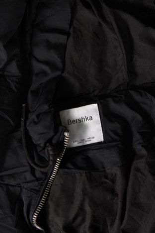 Geacă de femei Bershka, Mărime L, Culoare Negru, Preț 190,99 Lei