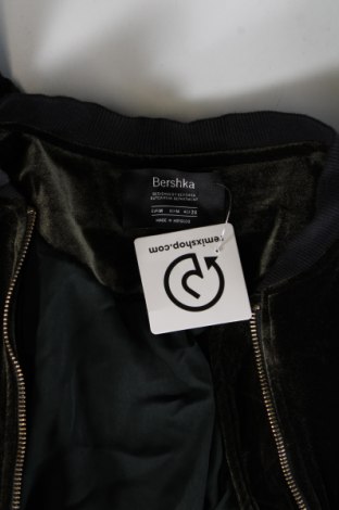 Γυναικείο μπουφάν Bershka, Μέγεθος M, Χρώμα Πράσινο, Τιμή 29,99 €