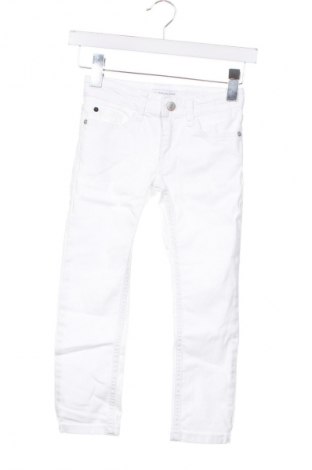 Kinderjeans Calvin Klein Jeans, Größe 5-6y/ 116-122 cm, Farbe Weiß, Preis € 24,48