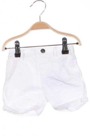 Kinder Shorts, Größe 6-9m/ 68-74 cm, Farbe Weiß, Preis 9,99 €