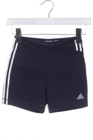 Παιδικό κοντό παντελόνι Adidas, Μέγεθος 6-7y/ 122-128 εκ., Χρώμα Μπλέ, Τιμή 9,99 €