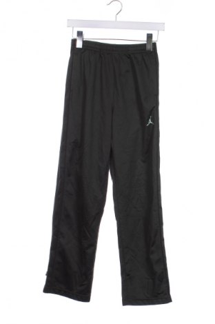 Dětské tepláky Air Jordan Nike, Velikost 11-12y/ 152-158 cm, Barva Zelená, Cena  579,00 Kč