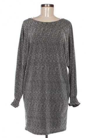 Kleid, Größe M, Farbe Silber, Preis € 20,99