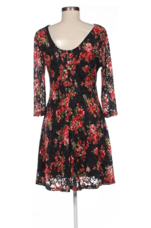 Kleid Apricot, Größe M, Farbe Mehrfarbig, Preis 17,99 €