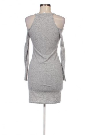 Kleid Boohoo, Größe M, Farbe Grau, Preis 10,99 €