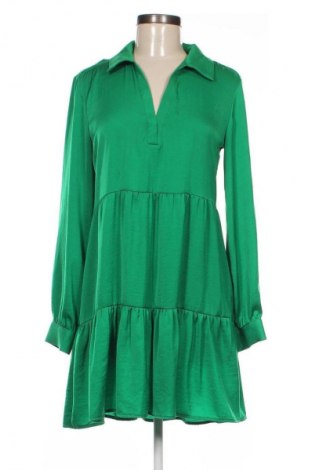 Kleid Stradivarius, Größe M, Farbe Grün, Preis € 14,84