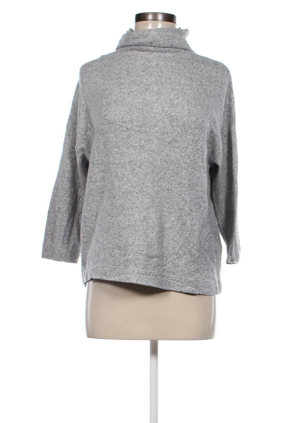 Damen Shirt Stradivarius, Größe S, Farbe Grau, Preis 4,49 €