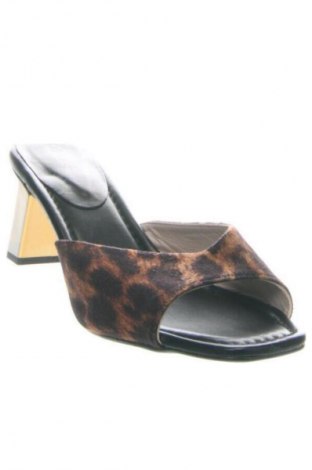 Чехли Daniele Ancarani, Размер 40, Цвят Многоцветен, Цена 144,99 лв.