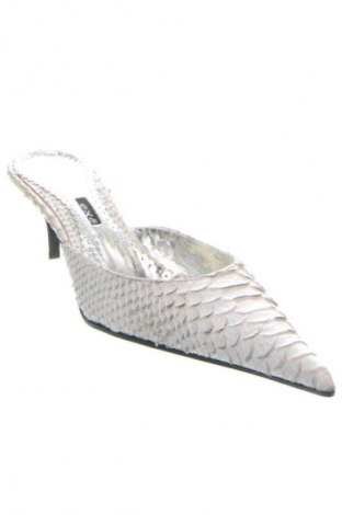 Чехли Exe, Размер 37, Цвят Бял, Цена 61,99 лв.