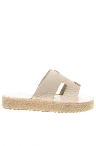 Чехли RunnerBoss, Размер 37, Цвят Бежов, Цена 68,99 лв.