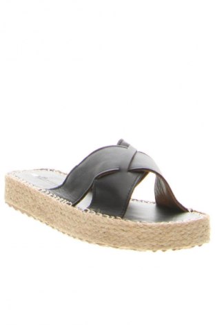 Чехли RunnerBoss, Размер 37, Цвят Черен, Цена 68,99 лв.