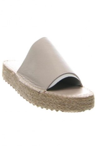 Чехли RunnerBoss, Размер 39, Цвят Бежов, Цена 56,99 лв.