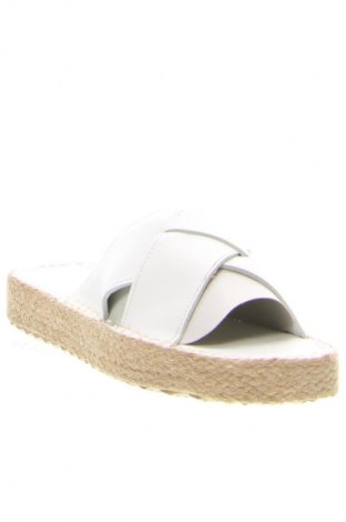 Pantofle RunnerBoss, Velikost 39, Barva Bílá, Cena  1 119,00 Kč