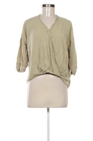 Дамска блуза Beloved, Размер S, Цвят Зелен, Цена 19,00 лв.