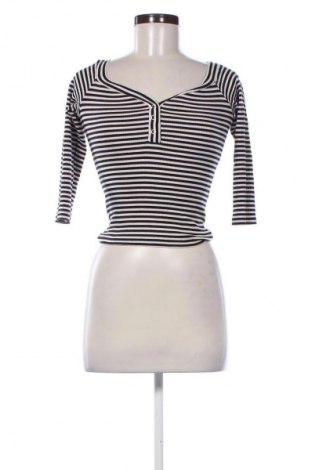 Bluzka damska Bershka, Rozmiar S, Kolor Kolorowy, Cena 28,99 zł