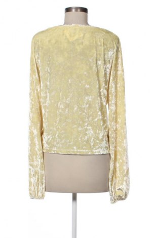 Γυναικεία μπλούζα Bershka, Μέγεθος L, Χρώμα Κίτρινο, Τιμή 9,99 €