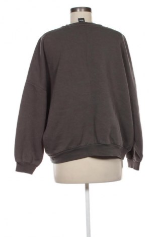 Дамска блуза Bershka, Размер S, Цвят Сив, Цена 25,99 лв.