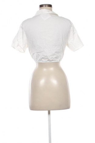 Дамска блуза Bershka, Размер M, Цвят Бял, Цена 6,99 лв.