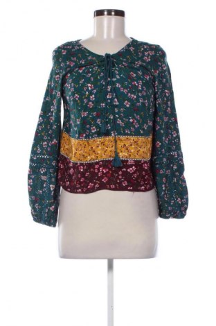 Дамска блуза Bershka, Размер XS, Цвят Многоцветен, Цена 19,00 лв.